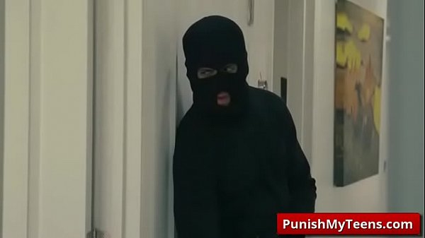 Submissive - Bandits Of Bondage with Sophia Leone tube video-01