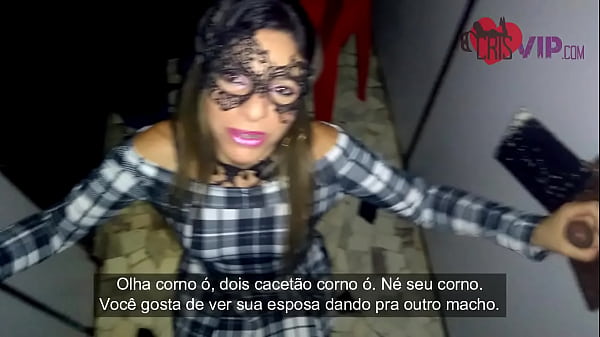 Download Video - Cristina Almeida convida alguns f&atilde;s desconhecidos para participar do Gloryhole 4 na cabine do cinema cine kratos no centro de s&atilde;o paulo&comma; ela xinga muito o seu marido corno enquanto ele filma ela tomando leitinho
