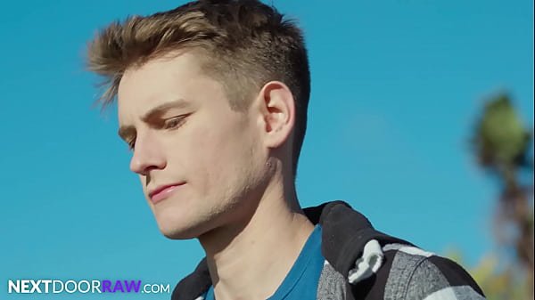 Download Video - Sexy Sk8ter Hooksup wt Twink Stranger - Trevor Harris&comma; Cristiano - NextDoorRaw