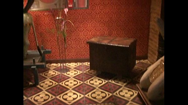 Want to be popular at orgy? MILF cocksucker shows how