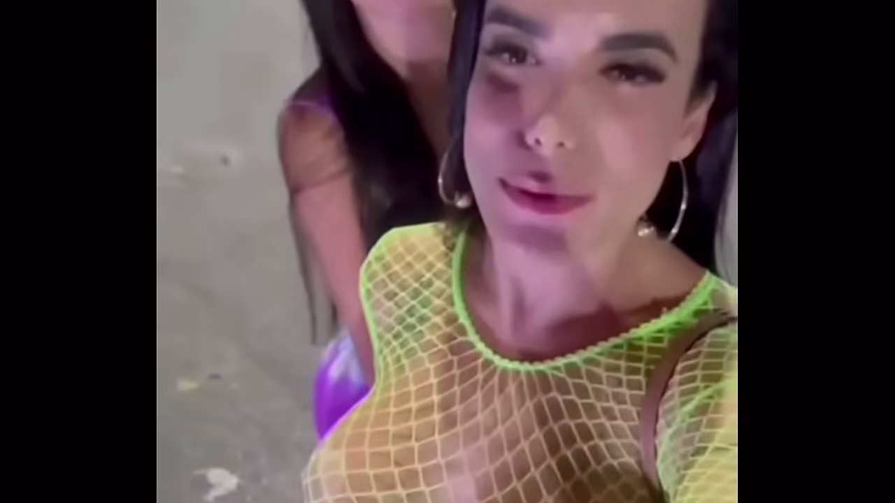 Cazar con mis chicas siempre es más divertido.
                       transsexual muchos negros