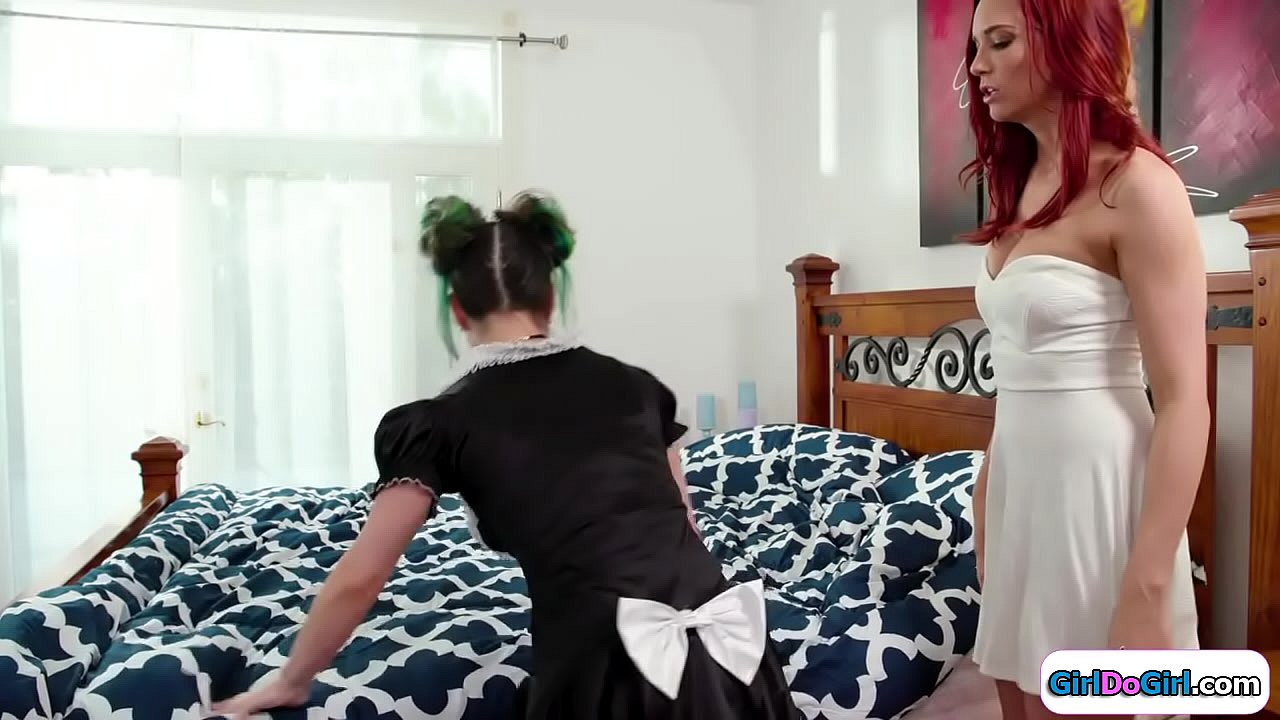 Milf pelirroja excitada por su criada
                    masturbation shaved pussy face sitting kissing boss maid big tits lesbian sex milf sex jayden cole serena blair oral sex porn muchos negros