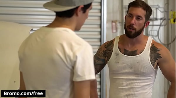 Download Video - Brad Powers with Xavier Ryan at Bareback Bargain Scene 1 - Trailer preview - Bromo