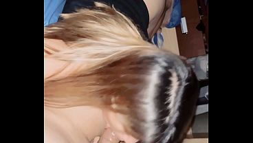 MY STEPSISTER GIVES ME A BLOWJOB WHILE I'M