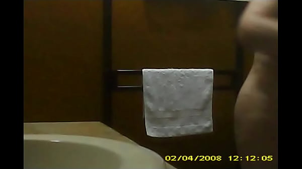 Download Video - madre espiada en el ba&ntilde;o