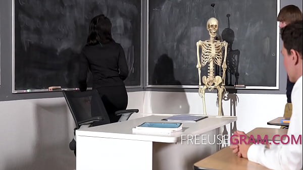 Download Video - Statistics Proves That Free Use While Studying Helps Score Good Grades