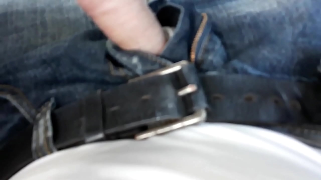 Puta de oficina hace una mamada en el coche
                    sucking milf blowjob riding rough slut amateur mature closeup deepthroat office work whore big ass big tits begs backseat muchos negros