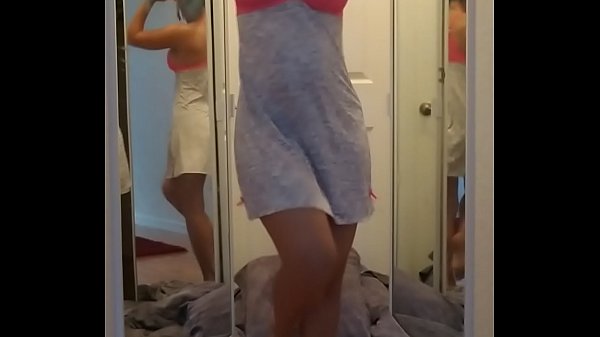 Xania Lombar - Streaptease in the mirror, I moving my hot body and finish with masturbation for my top climax, dancing reggaeton.