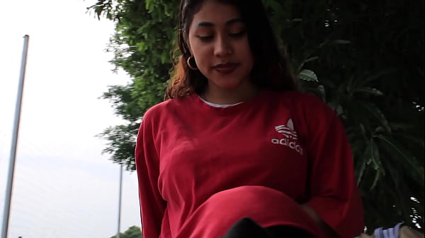 Download Video - Public sex&comma; I fuck a stranger I met in the park - Big tit Latina