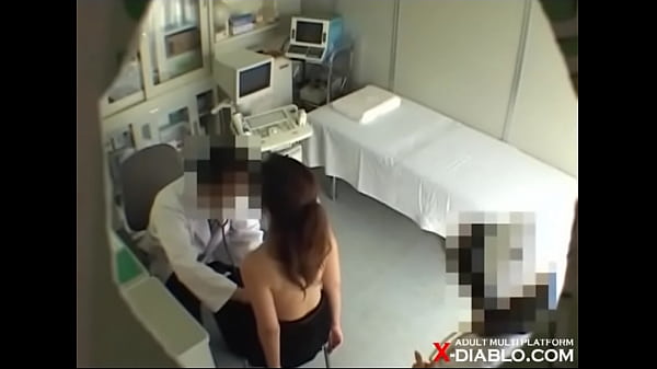 Download Video - そこそこ美乳の23歳金髪ギャル・接客業アカネさん