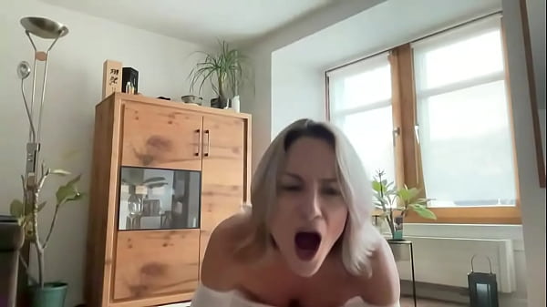 Horny Moring Pussy Play in Live SHOW