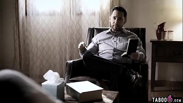 Psychiatrist takes advantage of teen who got arrested