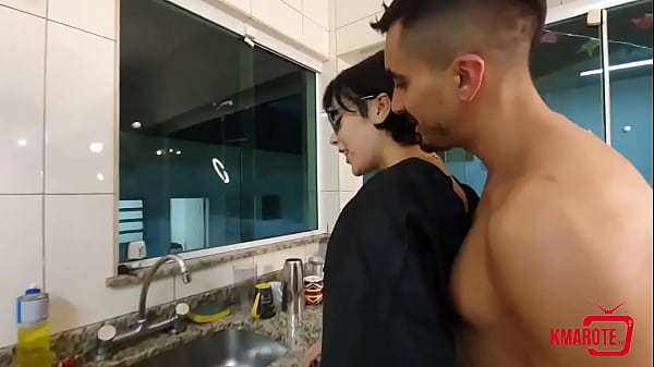 Download Video - Hora do lanche com o meu pirocudo favorito fodendo a minha boquinha