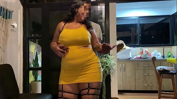 Download Video - Mi Suegra Me Encuentra Con Su Hijastro Muy Cachondos Y Terminamos Haciendo Un Trio