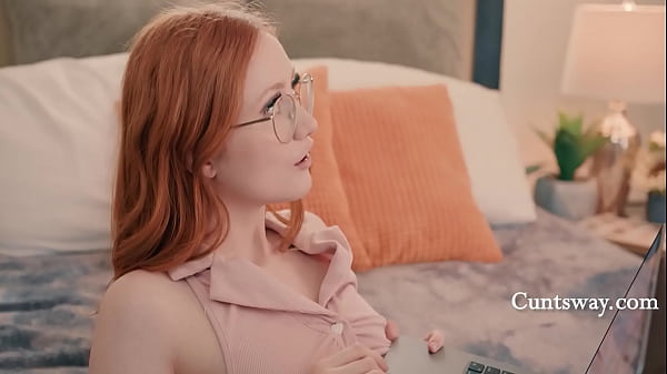 Nerdy Scarlet Is A Sub For The Butch Dom Dee Williams | Cuntsway