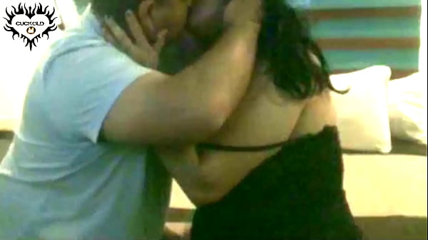 Download Video - Me encanta ponerle los cuernos a mi cornudo con su amigo