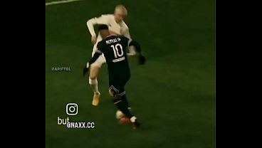 Eu sei q vc veio ver mulher mas olha ai