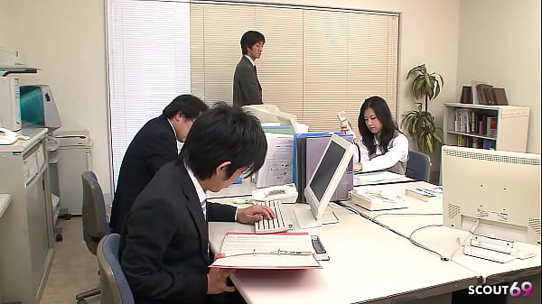 Download Video - Asian Secretary seduce to Blowbang annd Cum on Tits while Squirt Orgasm in Office at uncensored JAV Porn