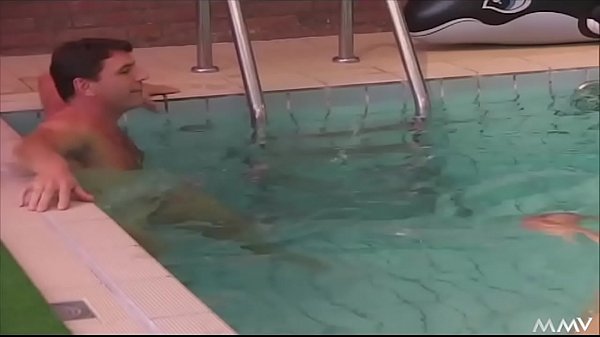 Download Video - Celia Jones - man glaubt es kaum hat nen Body aus nem Traum  mmv