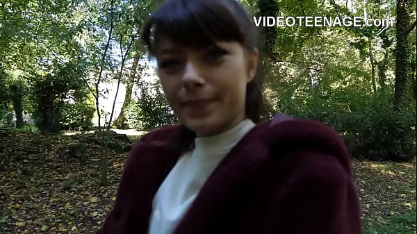 skinny 19 years old brunette porno casting