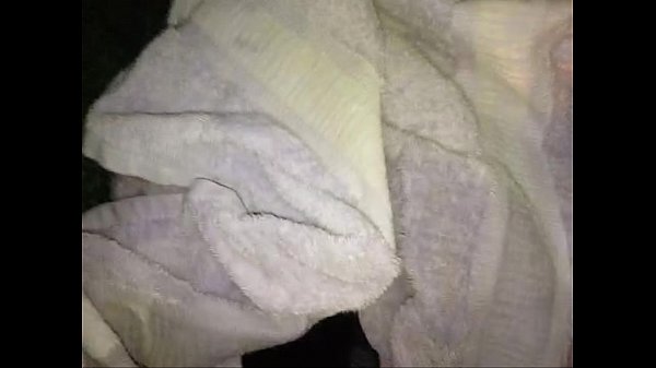 Download Video - Enel cuarto de mi mami
