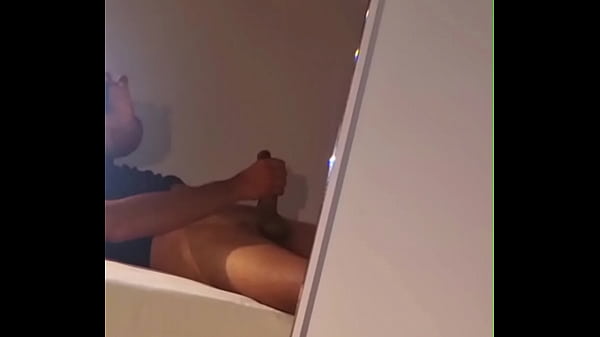 Me ayudas con una mamada