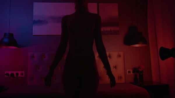 Sexy girl show her nice body