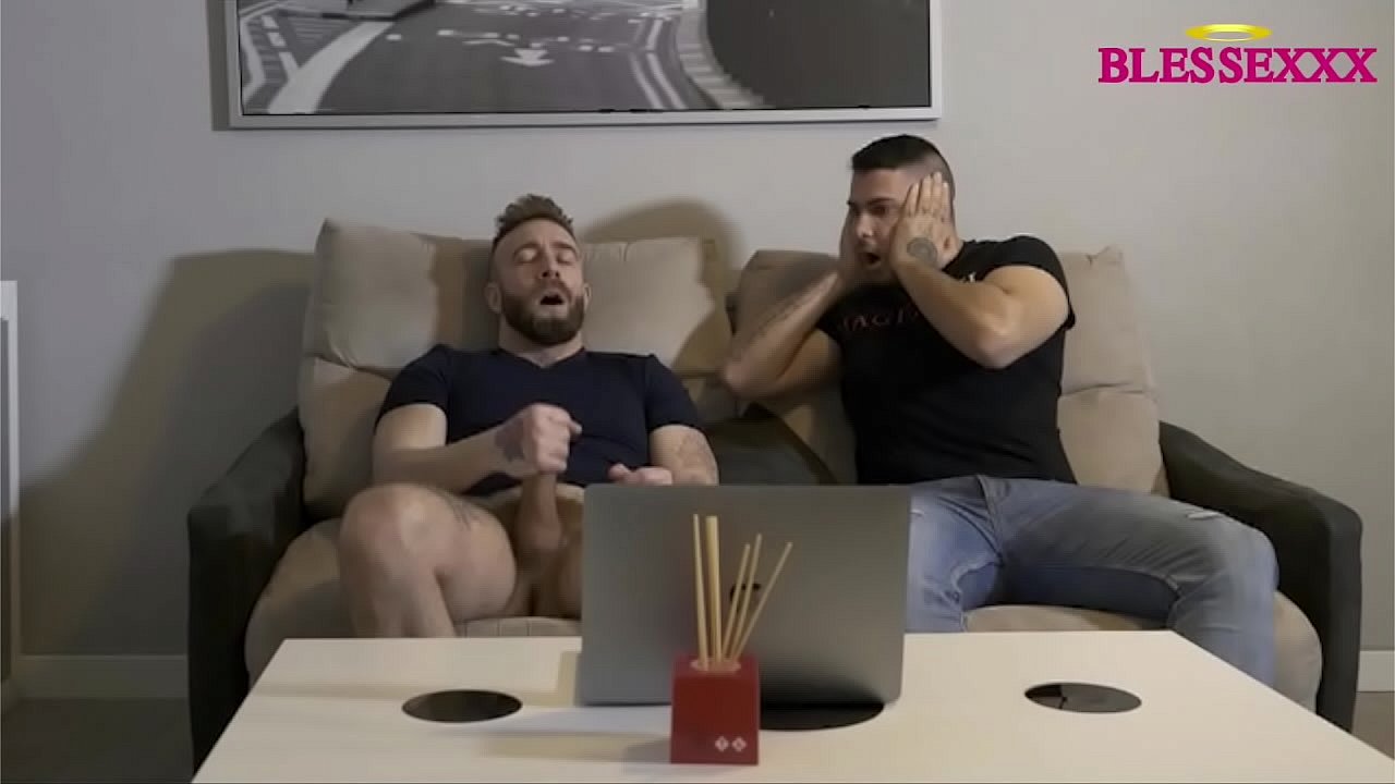Mi mejor amigo se pone cachondo viendo mis videos privados, termina chupando mi BWC
                    porn handjob gay straight gay for pay bwc magic javi manuel scalco muchos negros