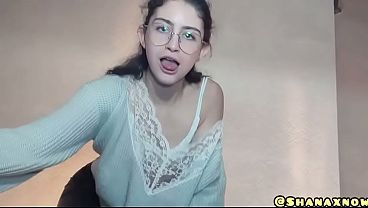 NERDY GIRL BIG NATURALS BLOWJOB FUCKING CONDOM FETISH