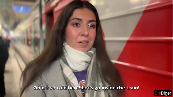 Hottie offered the waiter a train ride with her and Anal sex