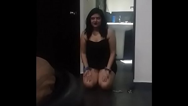 Mi ex me toca! Hasta que me empina me pone de perrito para cogerme duro! En un casero rico amateur!