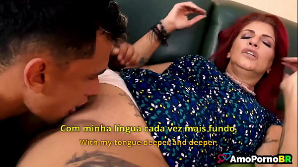 Download Video - Apreendi muito com uma mulher divorciada de 50 anos&comma; madrasta do meu melhor amigo