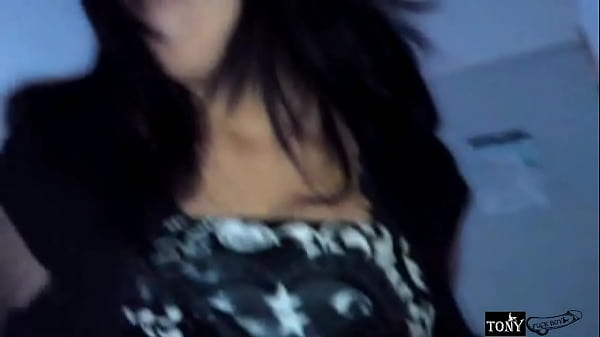I was surprised to see that she started to salivate on her ass all by herself... At that moment I realized that I was going to fuck a "Fuckgirl"