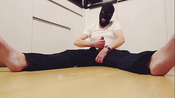 Download Video - Jeans barfoot eat cum