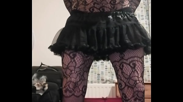 Download Video - I had to pee so I pissed all over my bedroom floor&period; Turn volume up for max effect