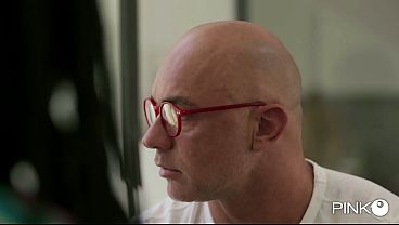 Lady Ana enjoys and squirts in double penetration