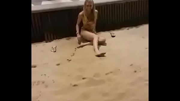 masturbating on the beach promenade