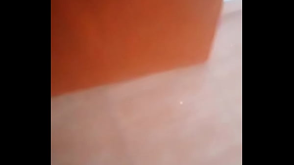 CALATA ENSEÑA PIERNAS