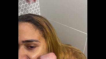 KiKi Jigglez Drinks A LOT of Piss! {Also Has The Biggest Booty!}