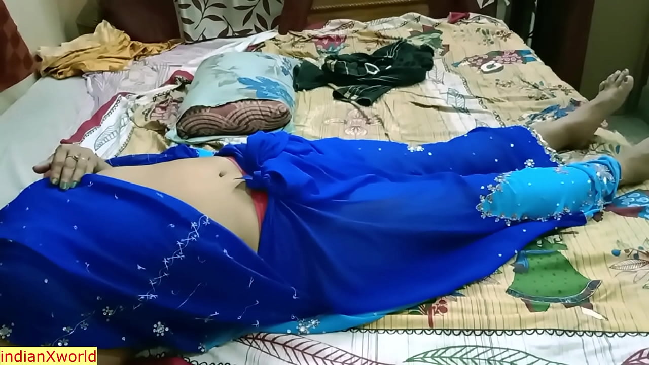 Hot Aunty Having Sex with Thief at Garden!! Indian Outdoor Sex