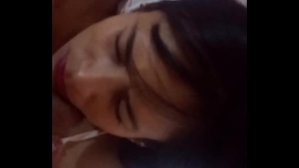 In his bathrobe he puts his cock in my mouth, I lose sleep and I give him a good blowjob. I end up so hot that I decide to ride him and move a lot. UPSS!! you came inside