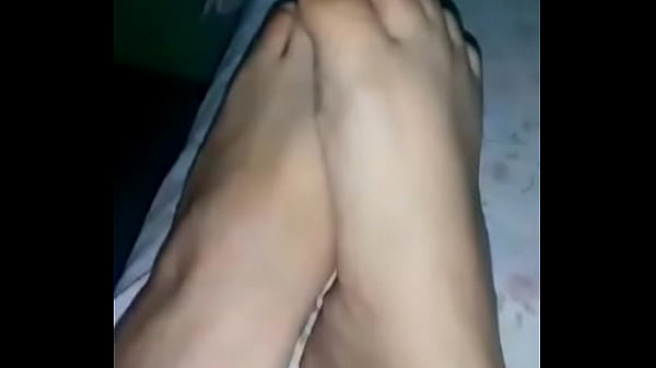 thumb feets