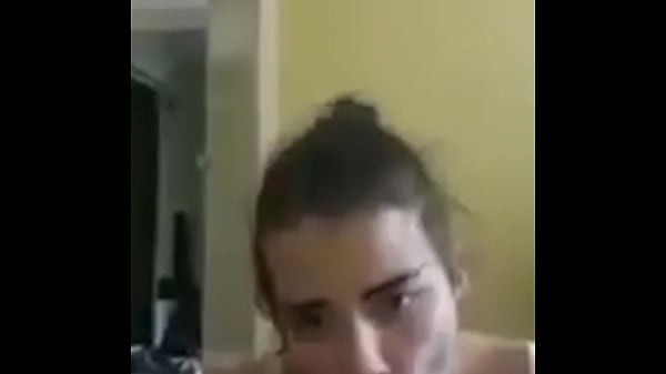 un vieu baise petite fille devant sa mère