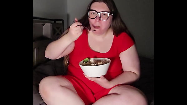 ASMR Huge Salad Mukbang: BBW Crunching and Gulping (4K Portrait)