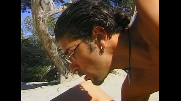 Download Video - Who is she&quest; name of film&quest; Brunette with big tits gets fucked on the beach