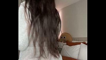 Hot Babe Squirts While Fucking Dildo