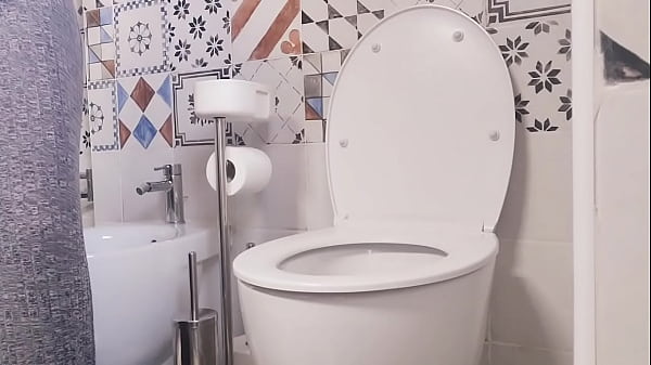 ChantalChannel - pee time for my stepmom