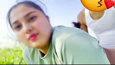 デシ村のがボーイフレンドと屋外でセックス、ジャングルで巨乳の美しいがセックス