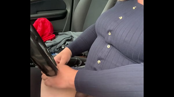 kelly cd playing and cuming on the carpark