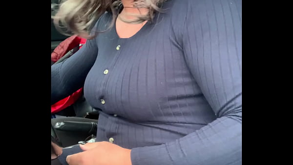 kelly cd playing and cuming on the carpark